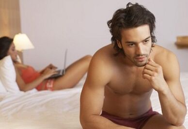 Vyras susimąstė, kaip padidinti savo varpą be vaistų ar narkotikų